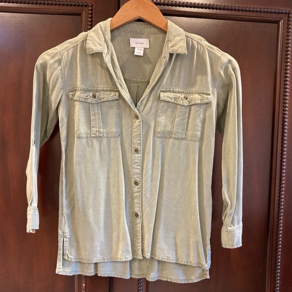 Chambray Button Down Long Sleeve Top